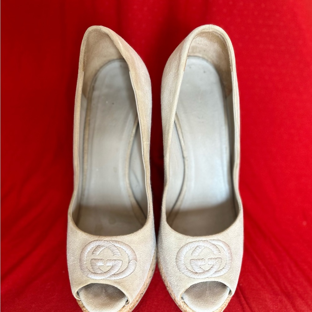 Gucci Women's Cream Peep-Toe Shoes